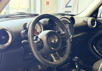 Подержанный автомобиль MINI Countryman 2012 года (10 фото)