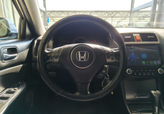 Подержанный автомобиль Honda Accord Sedan 2007 года (9 фото)