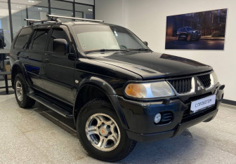 Подержанный автомобиль Mitsubishi Pajero Sport 2006 года (4 фото)