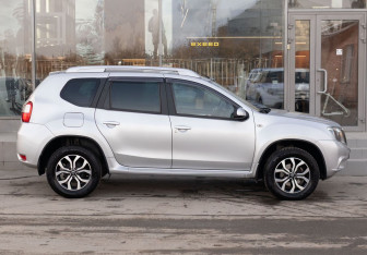 Подержанный автомобиль Nissan Terrano 2016 года (4 фото)