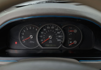 Подержанный автомобиль Kia Carnival 2004 года (12 фото)