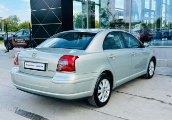 Подержанный автомобиль Toyota Avensis Sedan 2007 года (5 фото)