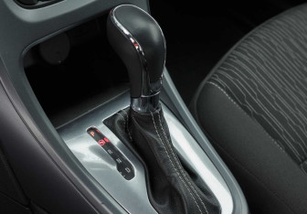 Подержанный автомобиль Opel Astra Sedan 2012 года (16 фото)