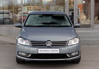 Подержанный автомобиль Volkswagen Passat Sedan 2012 года (2 фото)