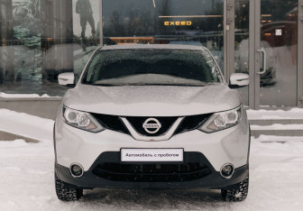 Подержанный автомобиль Nissan Qashqai 2017 года (2 фото)