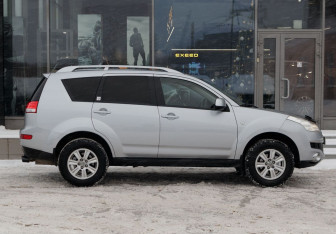 Подержанный автомобиль Citroen C-Crosser 2012 года (4 фото)