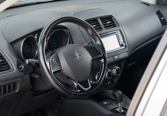 Подержанный автомобиль Mitsubishi ASX 2021 года (11 фото)