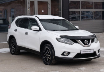 Подержанный автомобиль Nissan X-Trail 2016 года (3 фото)