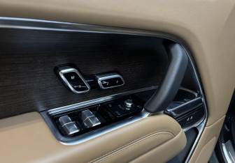 Подержанный автомобиль Land Rover Range Rover 2023 года (13 фото)