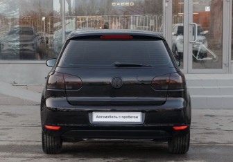 Подержанный автомобиль Volkswagen Gol 2011 года (6 фото)