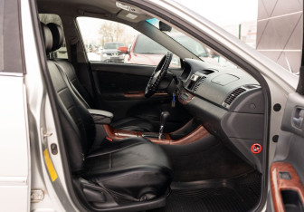 Подержанный автомобиль Toyota Camry Sedan 2003 года (19 фото)