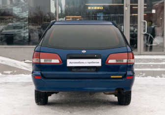 Подержанный автомобиль Nissan Expert 1999 года (6 фото)