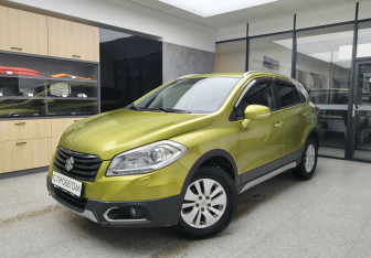 Подержанный автомобиль Toyota Highlander 2014 года (1 фото)