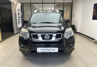 Подержанный автомобиль Nissan X-Trail 2013 года (2 фото)