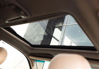 Подержанный автомобиль Toyota Sequoia 2004 года (19 фото)