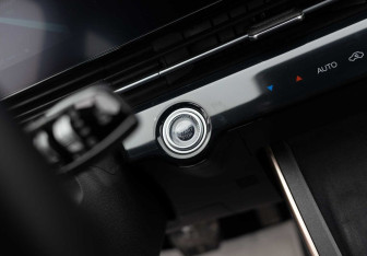 Подержанный автомобиль Omoda C5 2023 года (15 фото)