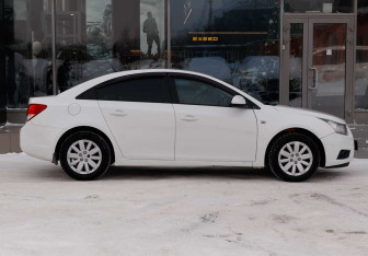 Подержанный автомобиль Chevrolet Cruze Sedan 2012 года (4 фото)