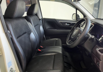 Подержанный автомобиль Honda N-WGN 2014 года (8 фото)