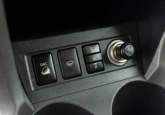 Подержанный автомобиль Toyota RAV4 2007 года (15 фото)