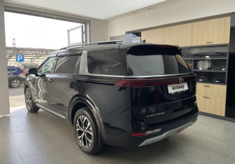 Подержанный автомобиль Kia Carnival 2021 года (6 фото)