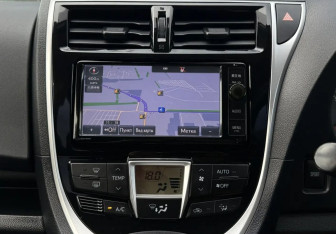 Подержанный автомобиль Toyota Ractis 2014 года (13 фото)