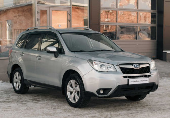 Подержанный автомобиль Subaru Forester Suv 2015 года (3 фото)