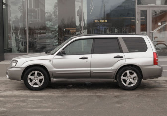 Подержанный автомобиль Subaru Forester Suv 2005 года (8 фото)