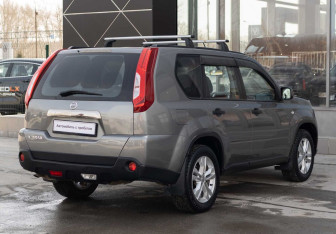 Подержанный автомобиль Nissan X-Trail 2014 года (5 фото)
