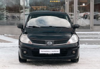 Подержанный автомобиль Nissan Tiida Hatchback 2008 года (2 фото)