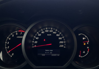 Подержанный автомобиль Suzuki Grand Vitara 2011 года (11 фото)