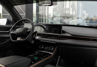 Подержанный автомобиль Exeed LX 2024 года (10 фото)