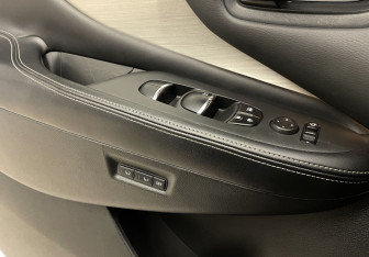 Подержанный автомобиль Nissan Murano Suv 2017 года (15 фото)