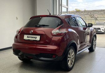 Подержанный автомобиль Nissan Juke 2014 года (4 фото)