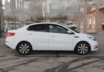 Подержанный автомобиль Kia Rio Sedan 2016 года (4 фото)