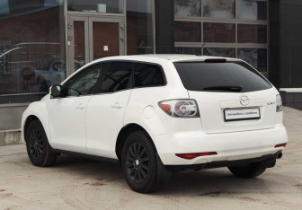Подержанный автомобиль Mazda CX-7 2011 года (7 фото)