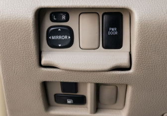 Подержанный автомобиль Lexus RX 2003 года (19 фото)