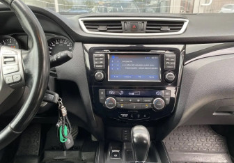 Подержанный автомобиль Nissan Qashqai 2014 года (19 фото)