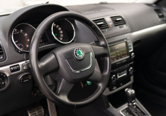 Подержанный автомобиль Skoda Yeti 2013 года (11 фото)