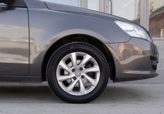 Подержанный автомобиль DongFeng S30 2015 года (9 фото)