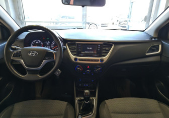 Подержанный автомобиль Hyundai Solaris Sedan 2017 года (8 фото)