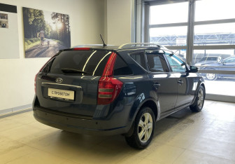 Подержанный автомобиль Kia Ceed Wagon 2011 года (5 фото)