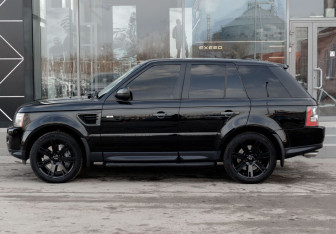 Подержанный автомобиль Land Rover Range Rover Sport 2009 года (8 фото)