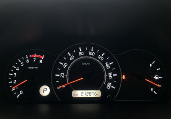 Подержанный автомобиль Toyota Noah Minivan 2017 года (13 фото)