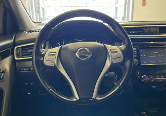 Подержанный автомобиль Nissan Qashqai 2017 года (9 фото)