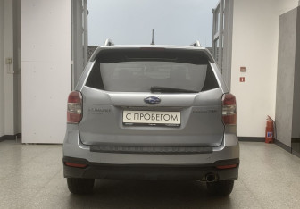 Подержанный автомобиль Subaru Forester Suv 2013 года (5 фото)