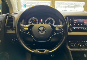 Подержанный автомобиль Skoda Karoq 2021 года (12 фото)