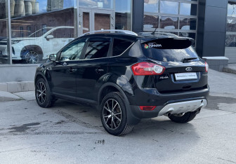 Подержанный автомобиль Ford Kuga 2012 года (6 фото)