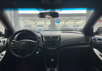 Подержанный автомобиль Hyundai Solaris Sedan 2015 года (11 фото)