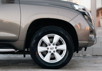 Подержанный автомобиль Toyota Land Cruiser Prado 2017 года (9 фото)
