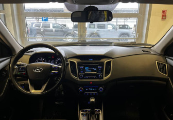 Подержанный автомобиль Hyundai Creta 2018 года (11 фото)